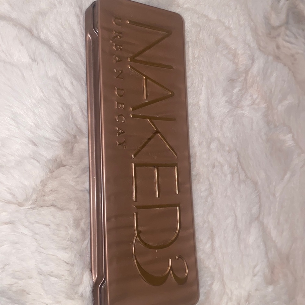 NAKED 3